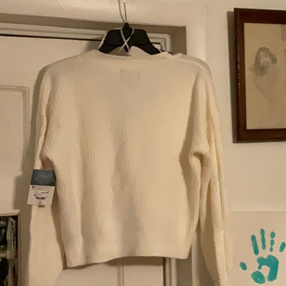 Abbott Elementary V-neck button-down cardigan - Picture 3 of 4